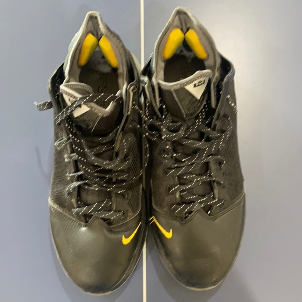 Nike Basketball Shoes Men’s Size 10.5 React